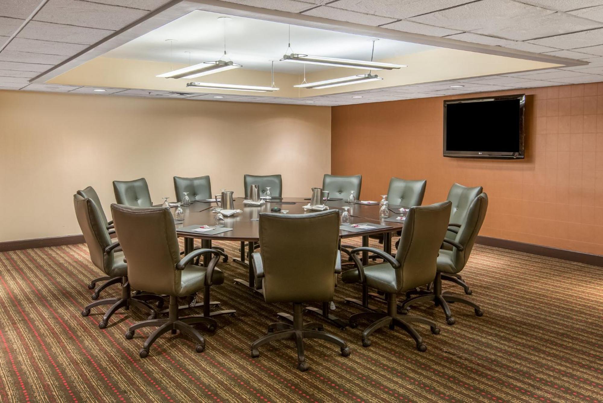 Hotel Crowne Plaza Indianapolis-Airport By Ihg Zewnętrze zdjęcie
